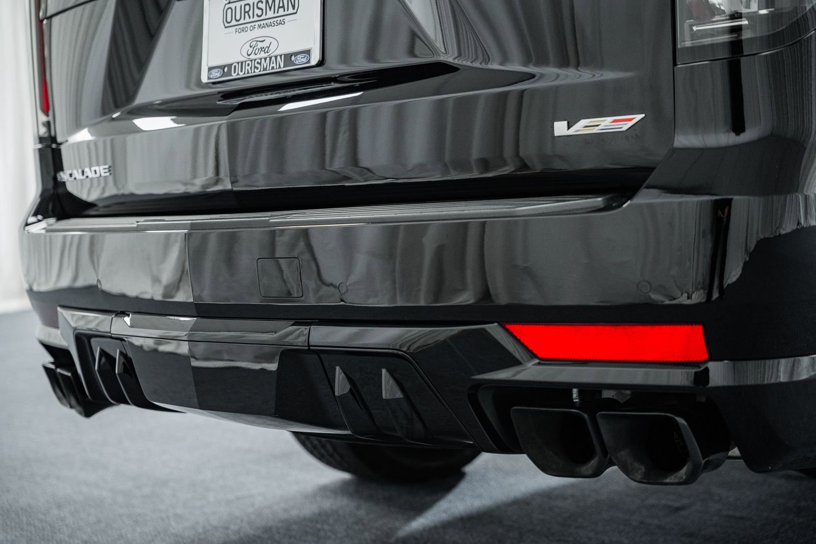 Used 2023 Cadillac Escalade V w/ LPO, Floor Liner Package image 10