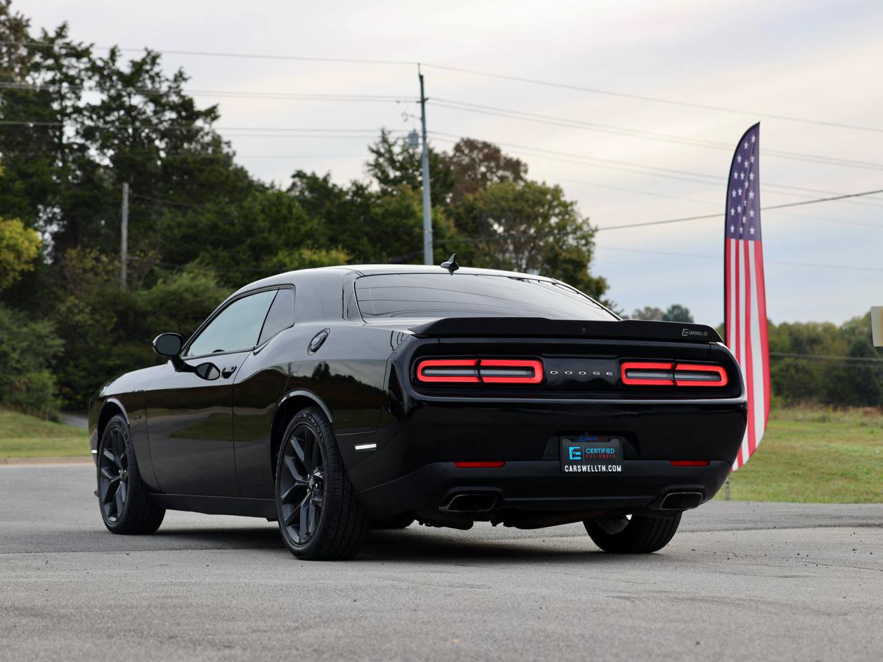 Used 2019 Dodge Challenger R/T RWD image 2