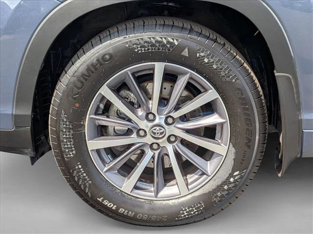 Used 2017 Toyota Highlander XLE w/ Carpet Mat Package AWD/4WD image 21