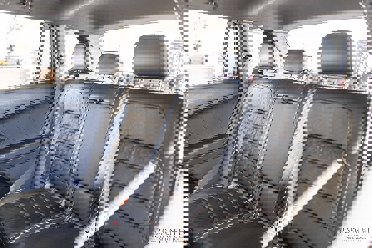 Used 2019 Volkswagen Tiguan SEL Premium image 33