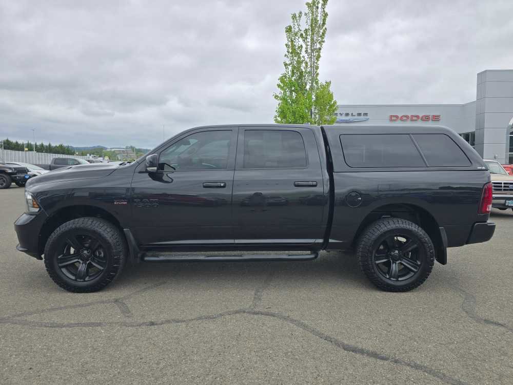 Used 2015 RAM 1500 Sport w/ Black Ram 1500 Sport Group AWD/4WD image 2