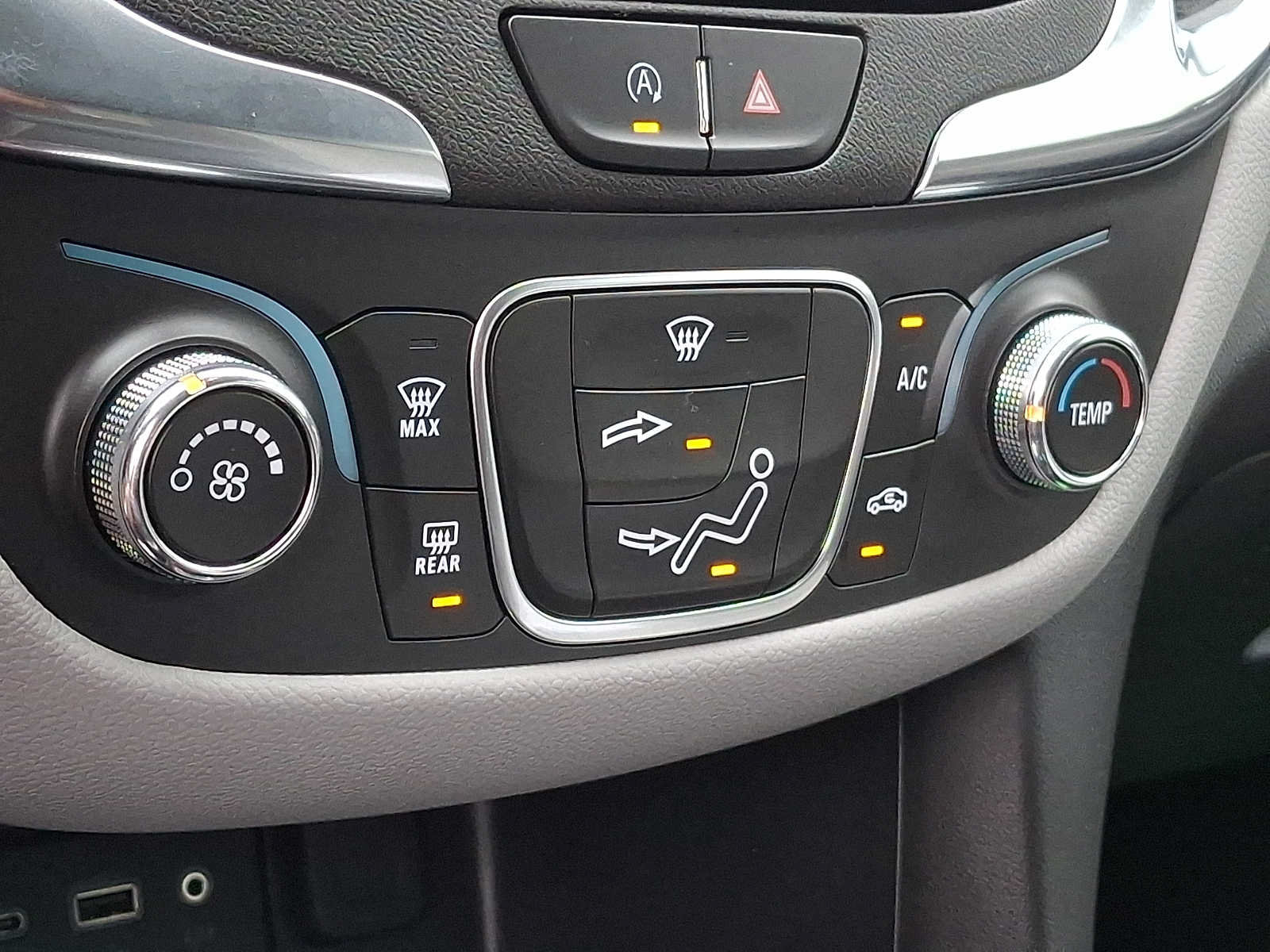 Used 2023 Chevrolet Equinox LS AWD/4WD image 13