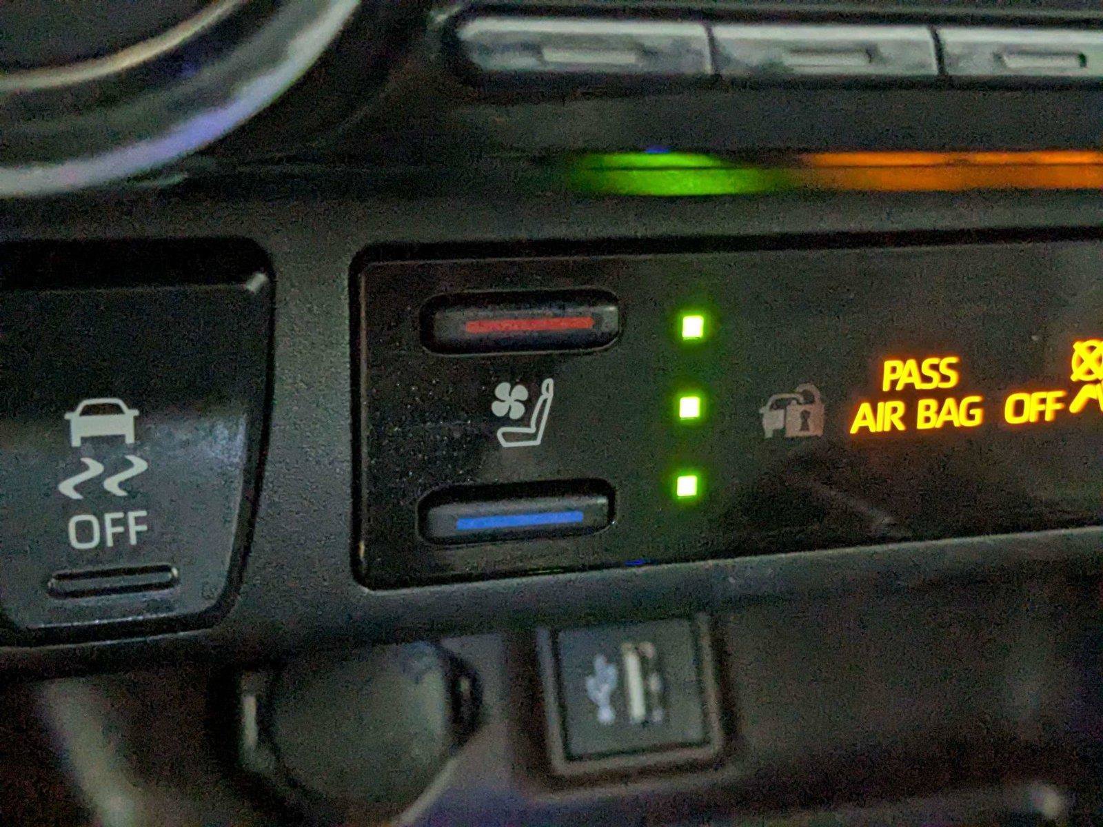 Certified 2025 Toyota RAV4 Limited AWD/4WD image 25