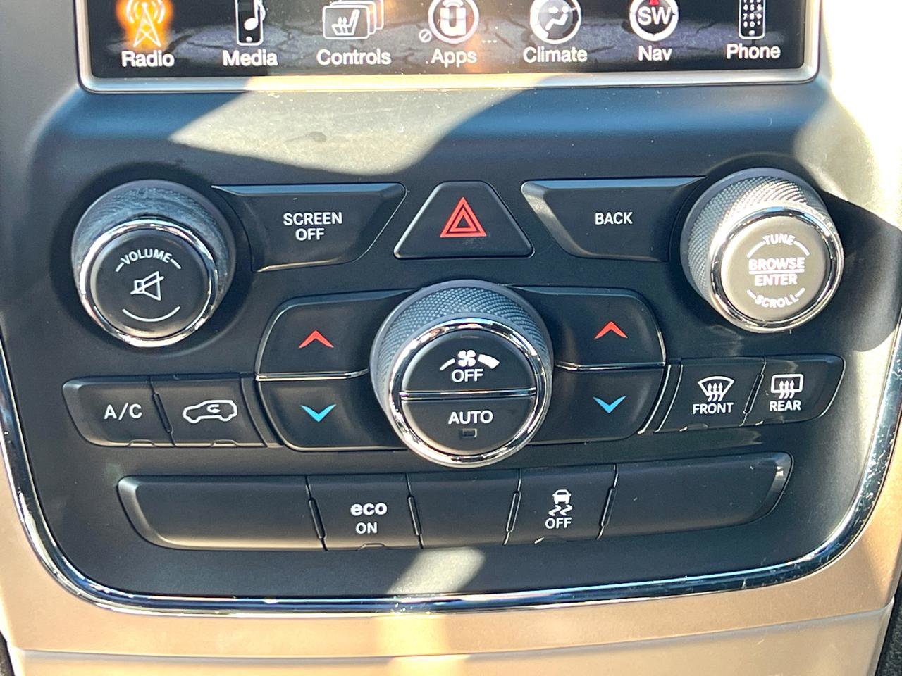 Used 2015 Jeep Grand Cherokee Altitude image 29