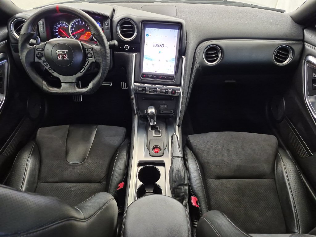 Used 2009 Nissan GT-R Premium AWD/4WD image 26