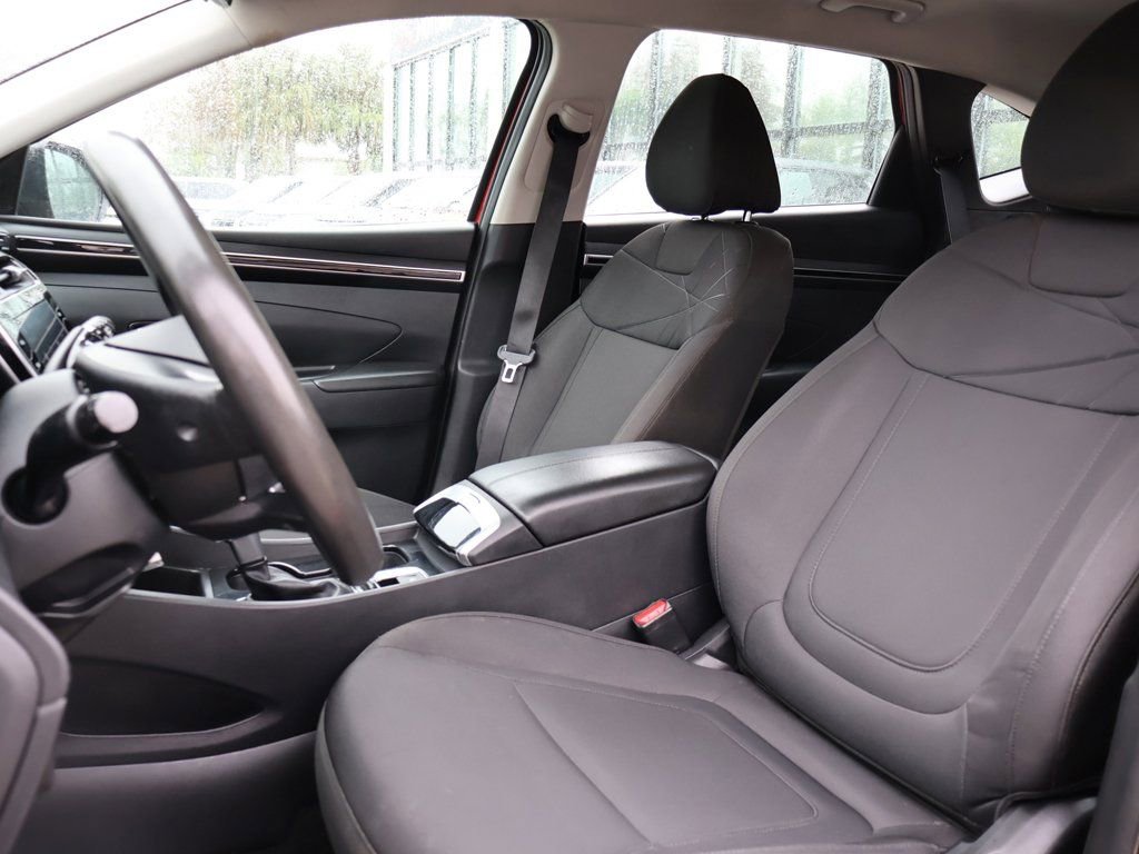 Used 2022 Hyundai Tucson SE image 25