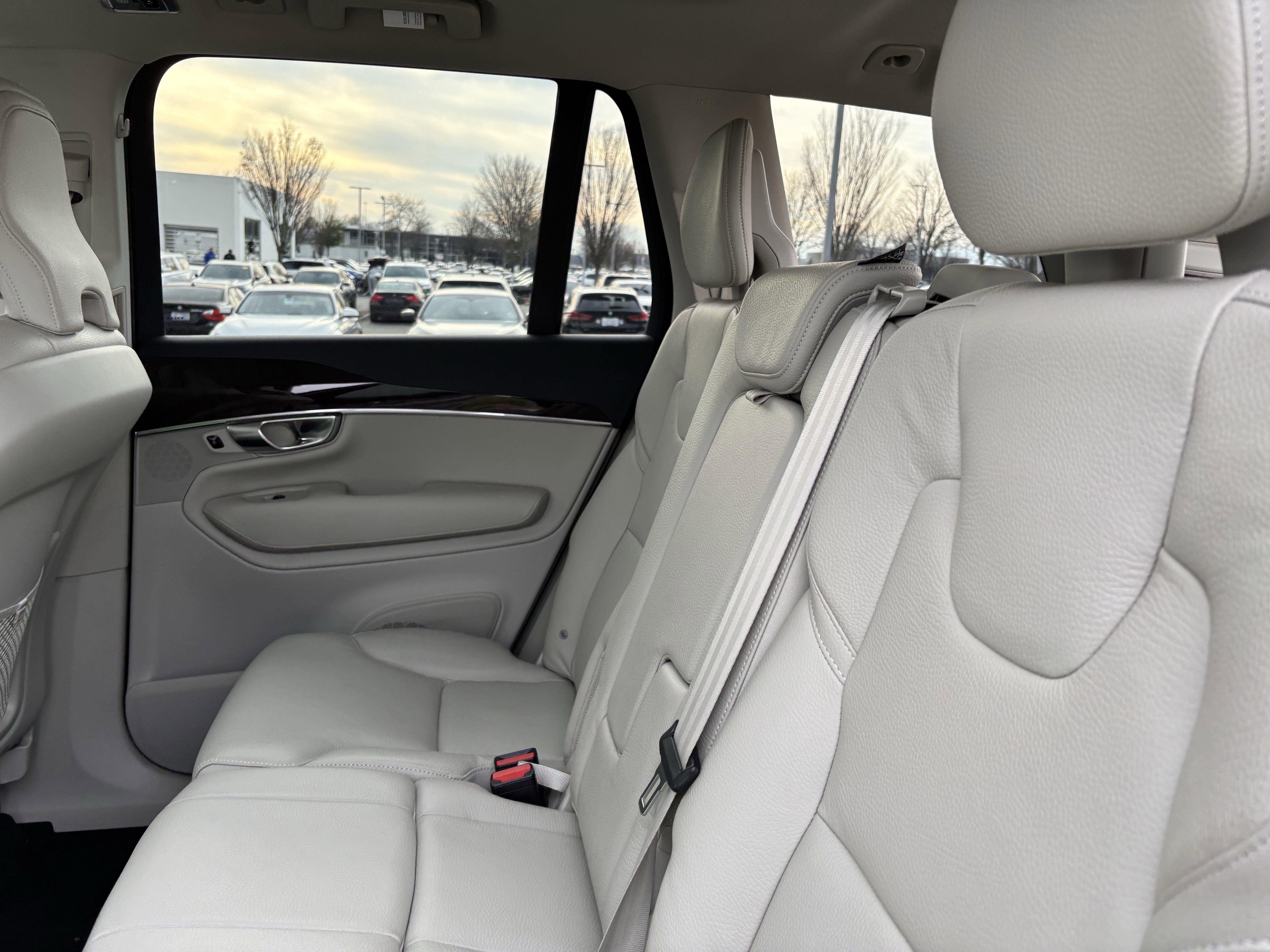 Used 2019 Volvo XC90 T6 Momentum w/ Protection Package Premier image 32