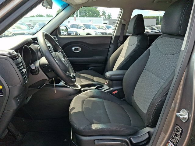 Used 2019 Kia Soul + FWD image 17