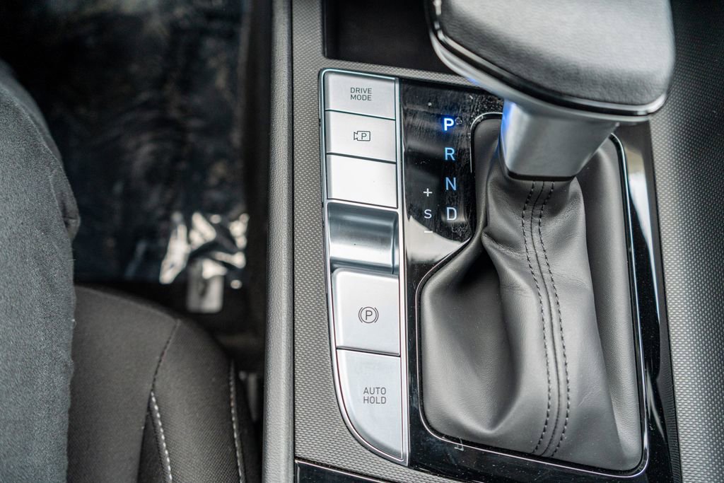 Certified 2025 Hyundai Elantra Blue image 30