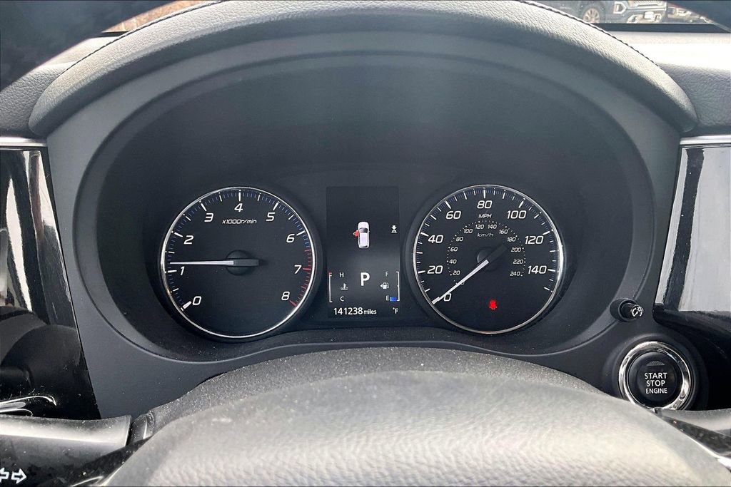 Used 2017 Mitsubishi Outlander SE image 12