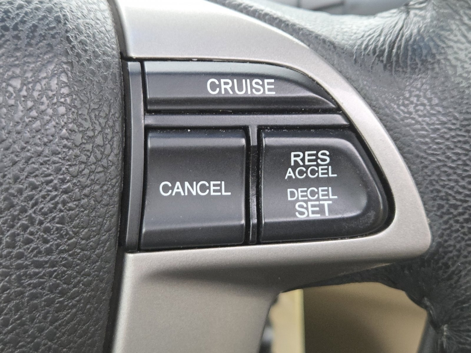 Used 2010 Honda Accord EX-L image 5