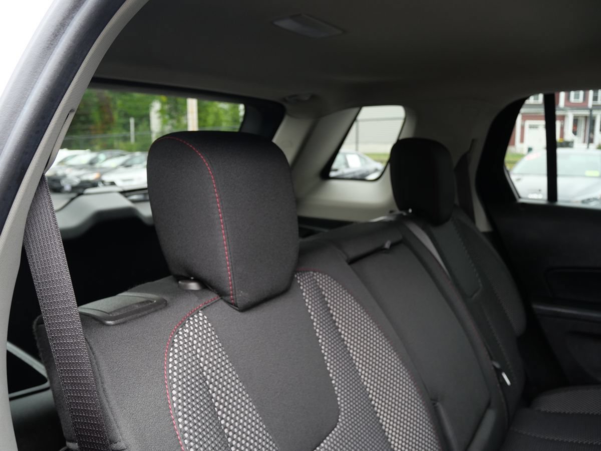 Used 2017 GMC Terrain SLE w/ Convenience Package AWD/4WD image 28