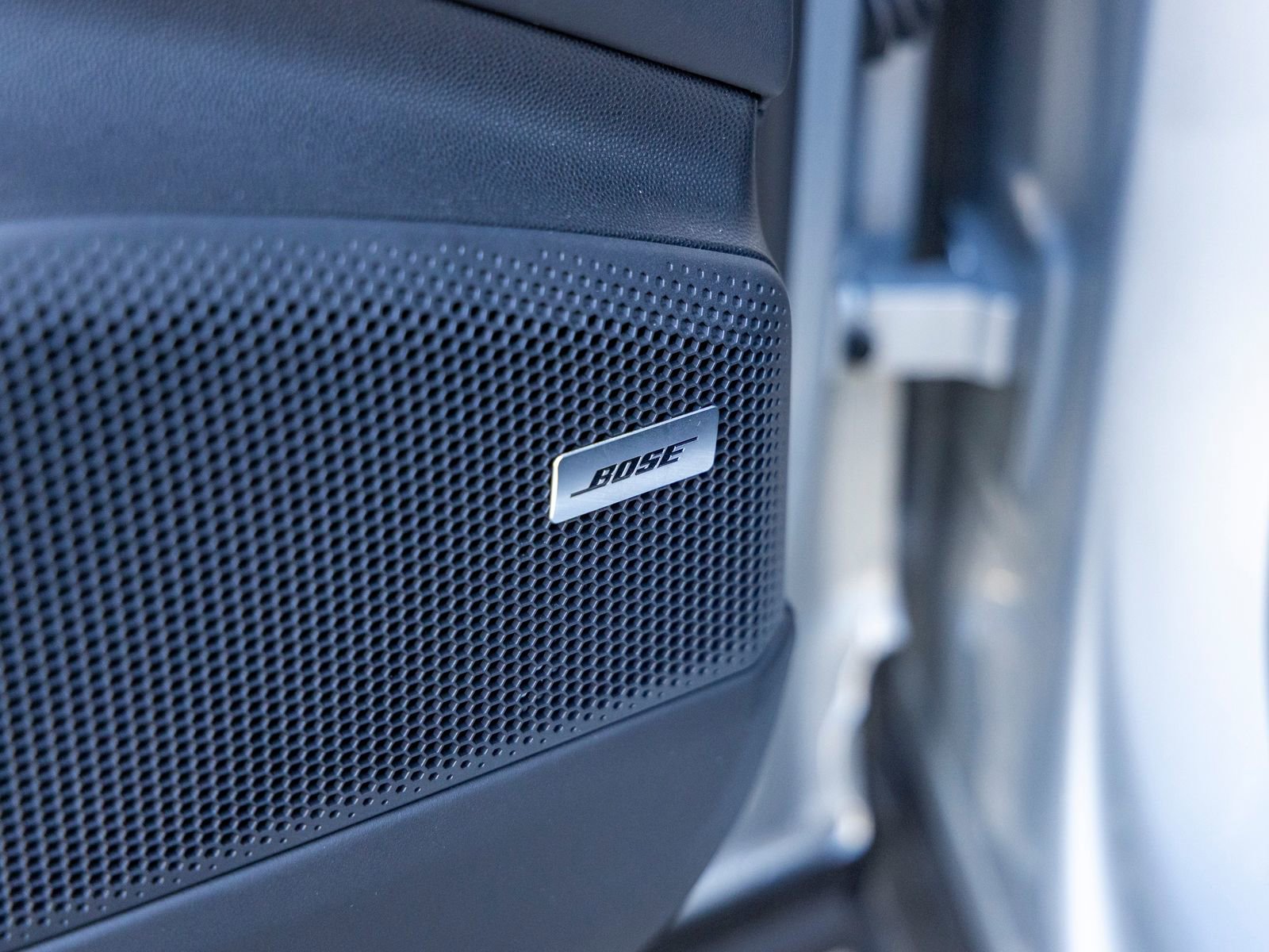 Certified 2025 Porsche Macan Electric RWD image 26