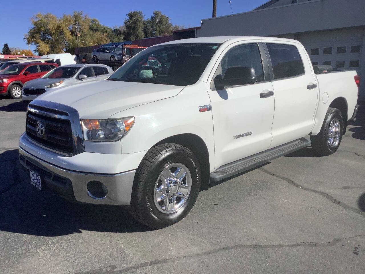 Used 2013 Toyota Tundra Grade 4x4 4dr CrewMax Cab Pick image 17