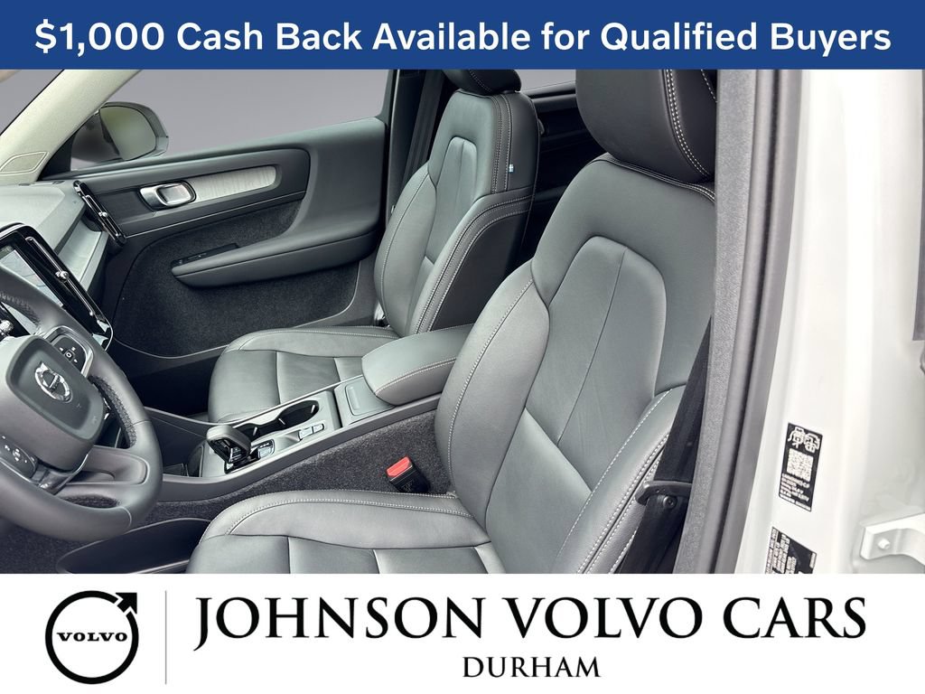New 2026 Volvo XC40 B4 Core w/ Climate Package FWD image 13