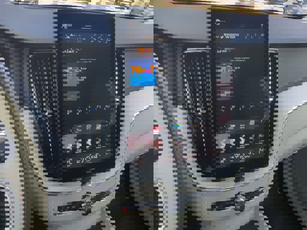 Used 2026 Volvo XC60 B5 Ultra w/ Protection Package Premier image 26