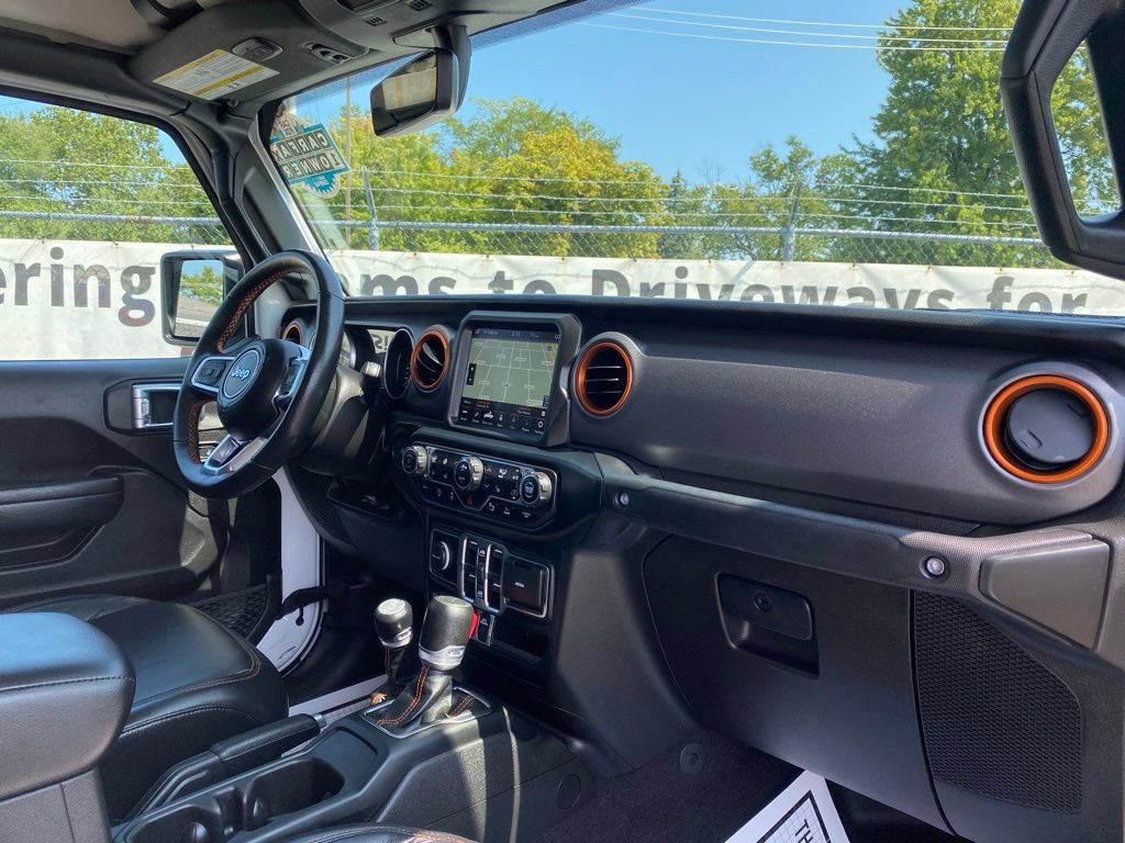 Used 2023 Jeep Gladiator Mojave w/ Cold Weather Group AWD/4WD image 17