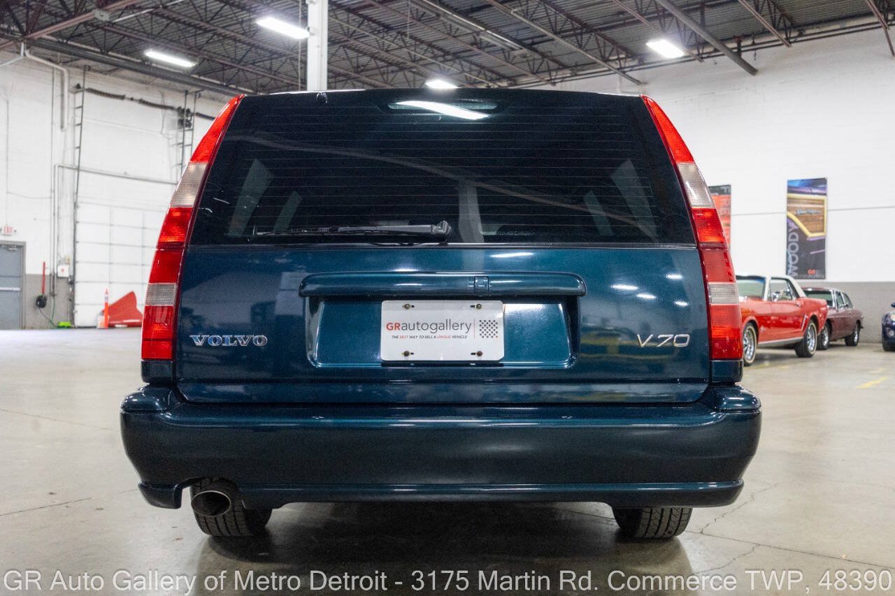 Used 1998 Volvo V70 FWD image 6