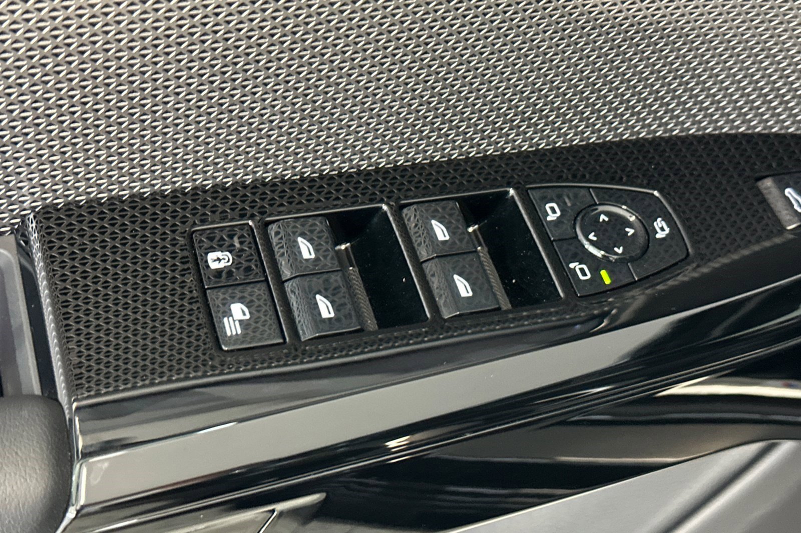 Certified 2024 BMW i7 xDrive60 image 13