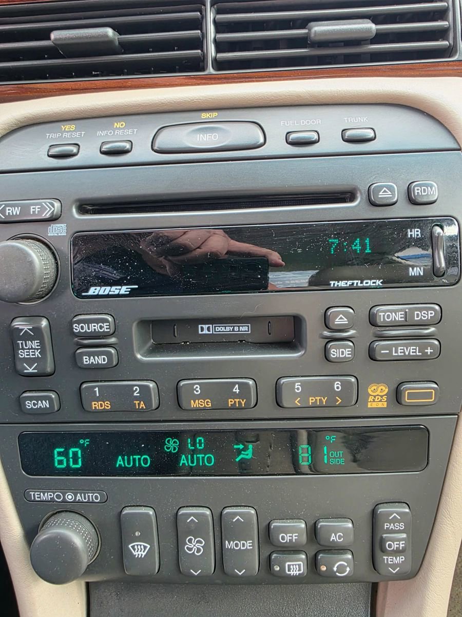 Used 2000 Cadillac Eldorado ESC w/ Comfort/Convenience Pkg FWD image 16