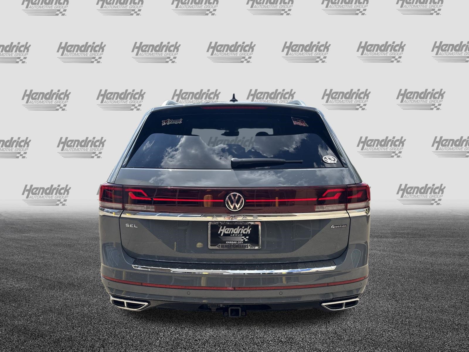 Used 2025 Volkswagen Atlas SEL Premium R-Line AWD/4WD image 9