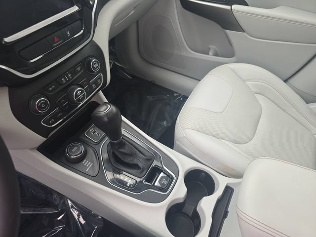 Used 2022 Jeep Cherokee Limited AWD/4WD image 25