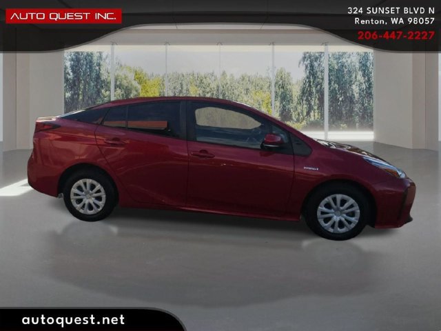 Used 2020 Toyota Prius L Eco w/ Carpet Mat Package FWD image 4