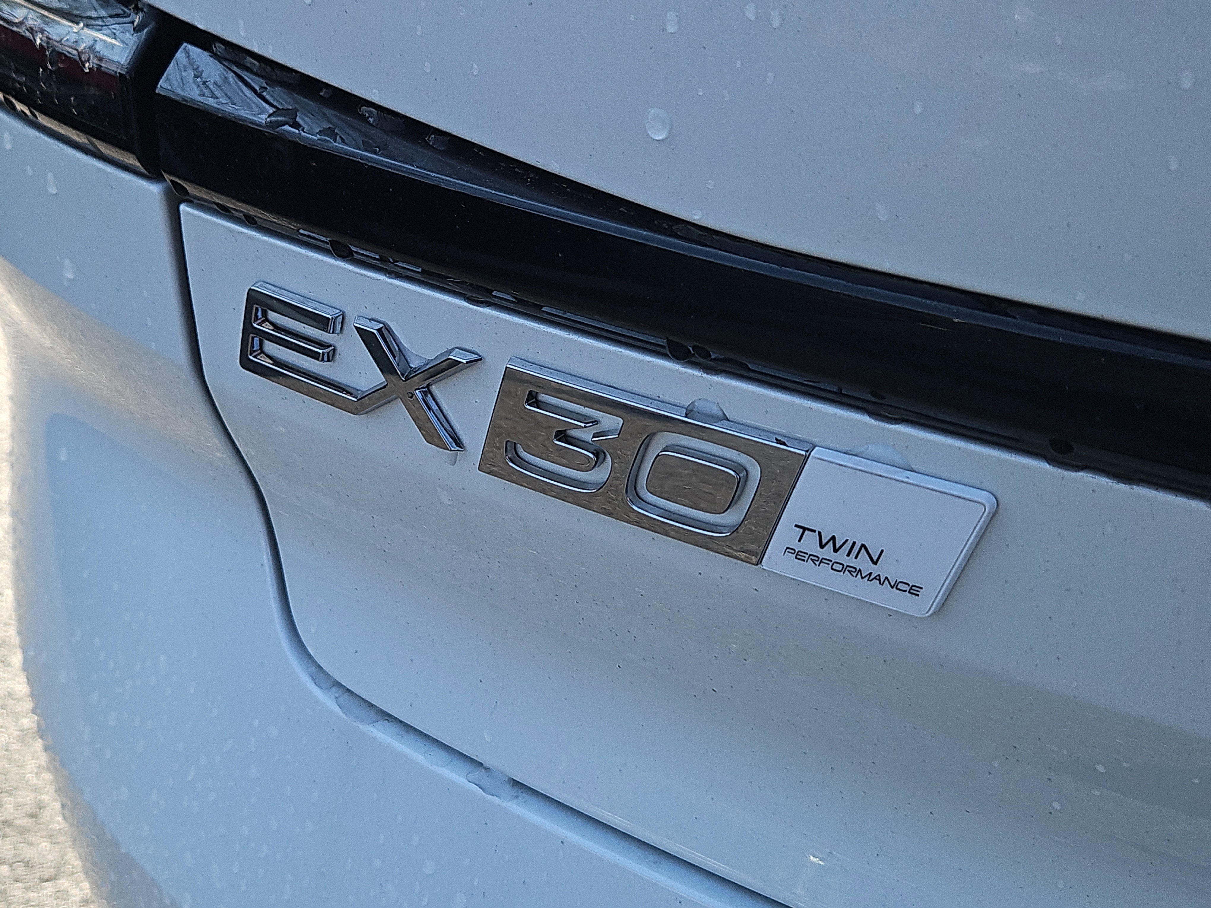 New 2026 Volvo EX30 Plus w/ Protection Package Premier image 4