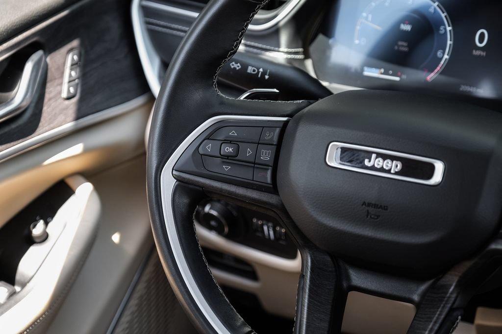 Used 2022 Jeep Grand Cherokee Limited RWD image 23