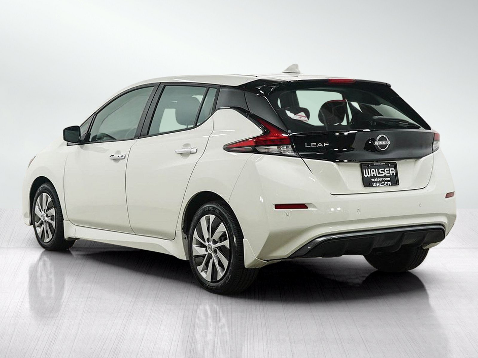 Used 2025 Nissan Leaf S FWD image 3