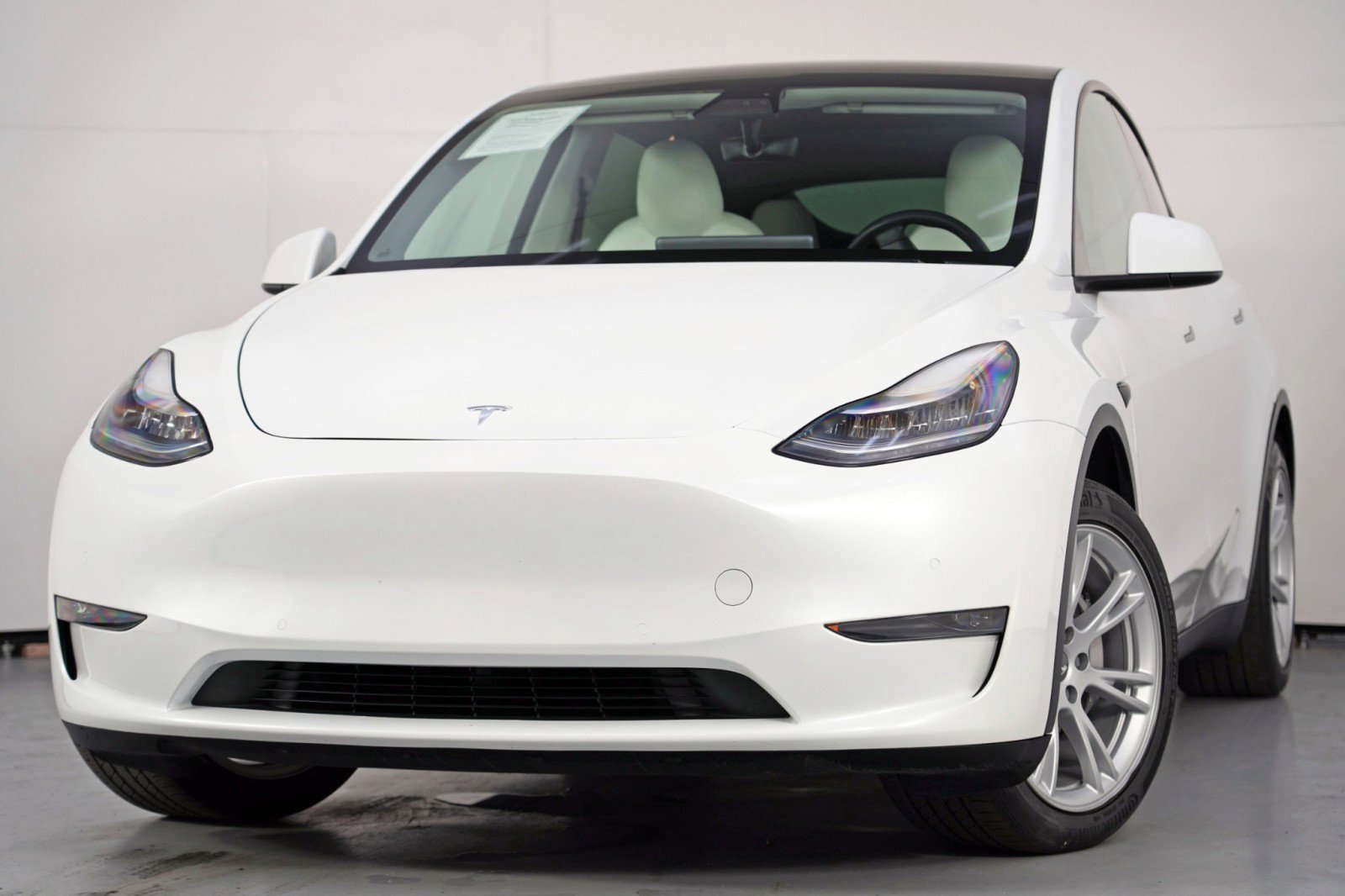 Used 2020 Tesla Model Y Long Range image 3