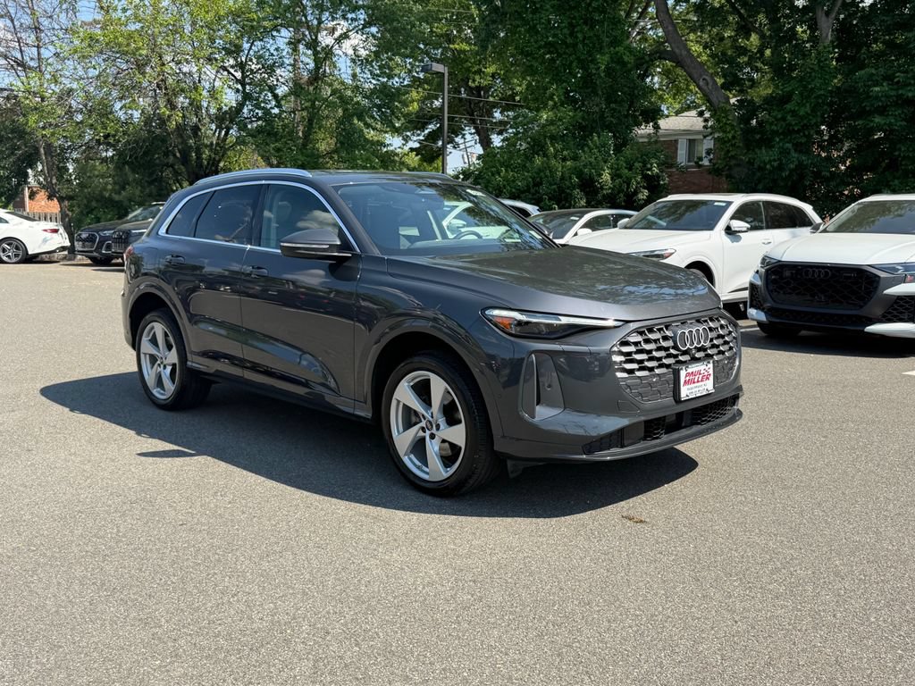 Used 2025 Audi Q5 Premium Plus AWD/4WD image 3