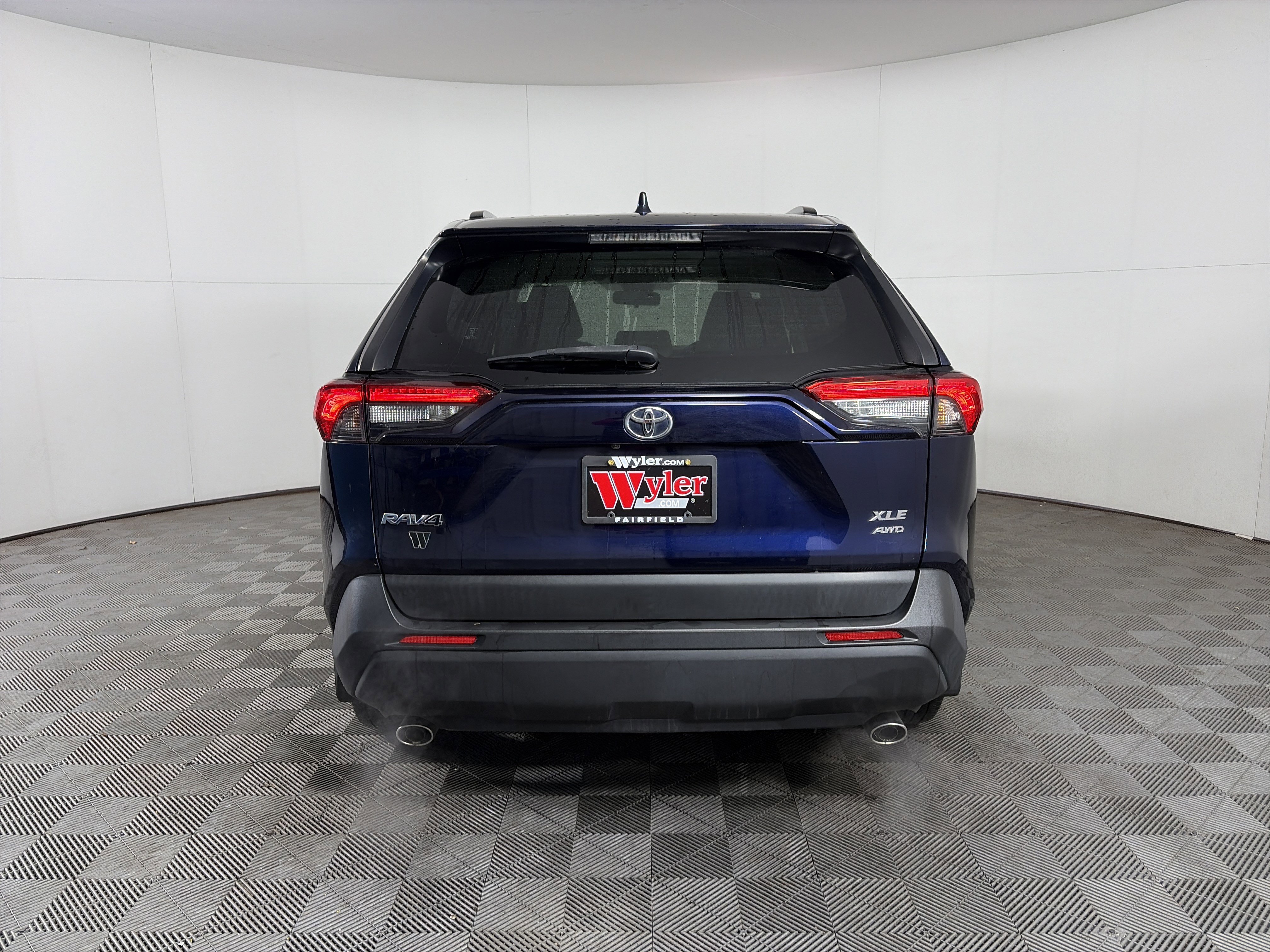 Used 2020 Toyota RAV4 XLE image 7