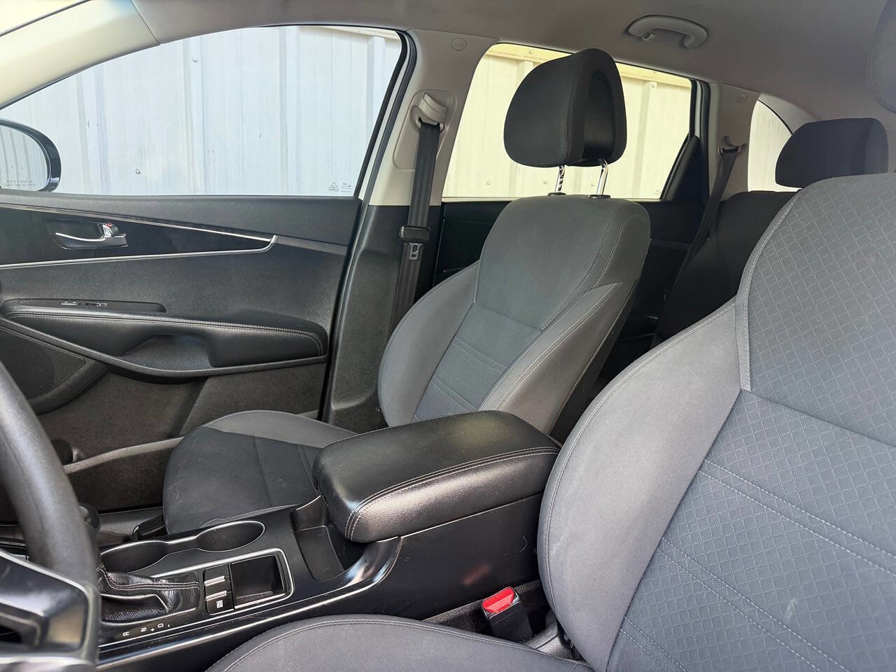 Used 2016 Kia Sorento LX image 12