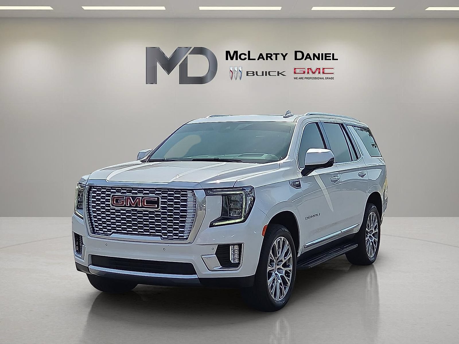 Certified 2024 GMC Yukon Denali AWD/4WD image 3