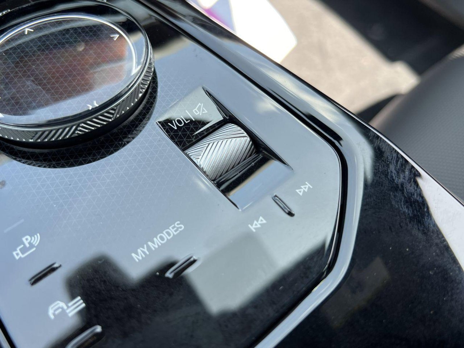 Certified 2025 BMW 530i xDrive w/ Premium Package image 15