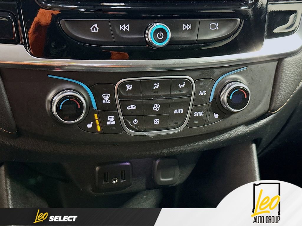 Used 2020 Chevrolet Traverse LT w/ Driver Confidence II Package AWD/4WD image 15