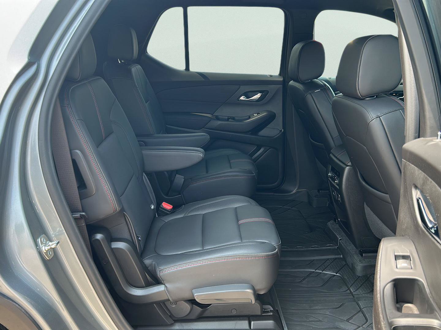 Used 2023 Chevrolet Traverse RS w/ LPO, Floor Liner Package AWD/4WD image 20