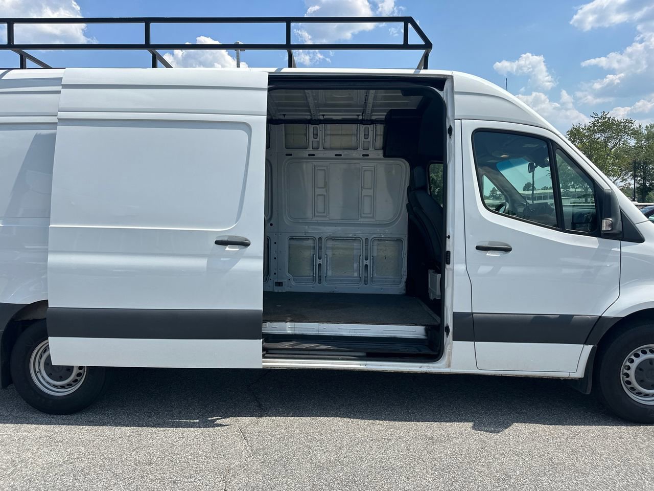 Used 2022 Mercedes-Benz Sprinter 2500 image 15