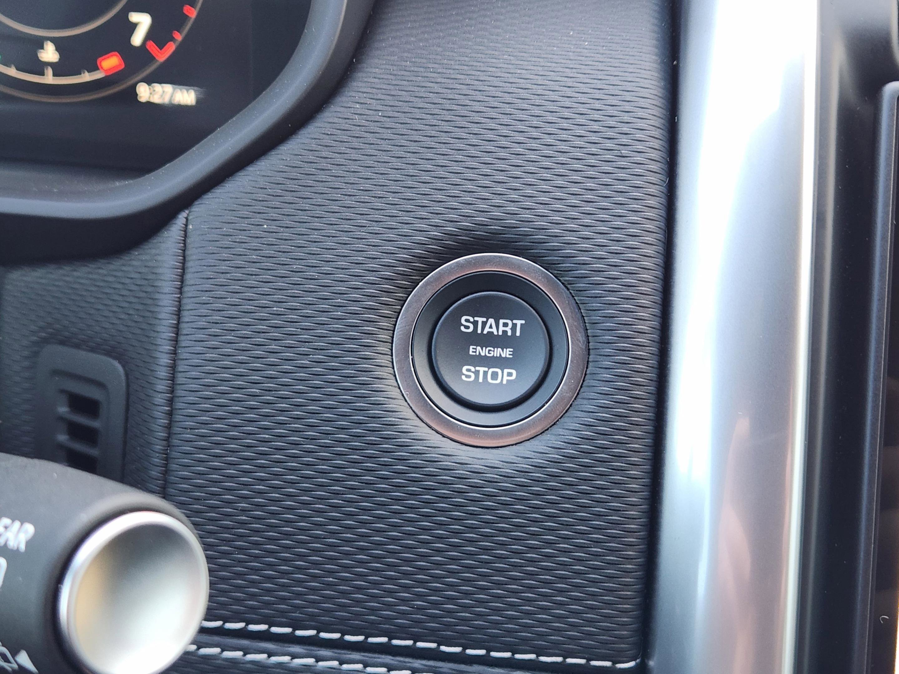 New 2025 Land Rover Discovery Dynamic SE image 14