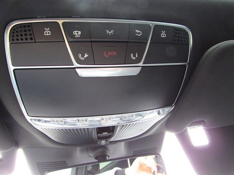Used 2018 Mercedes-Benz S 560 Sedan image 25