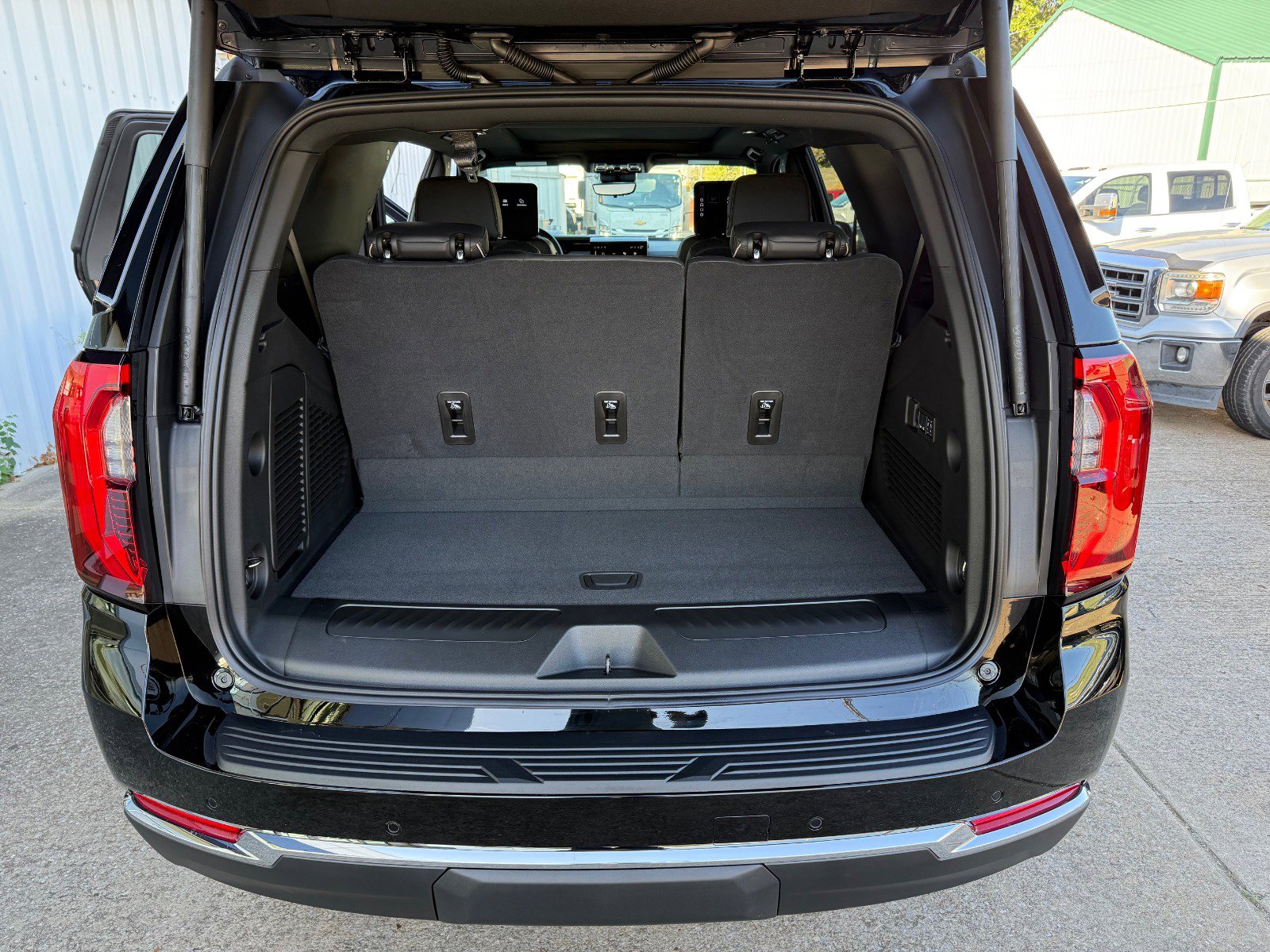 New 2026 GMC Yukon Elevation w/ Elevation Premium Package image 16