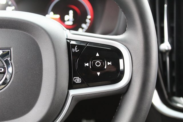 Certified 2022 Volvo S60 T8 R-Design image 15