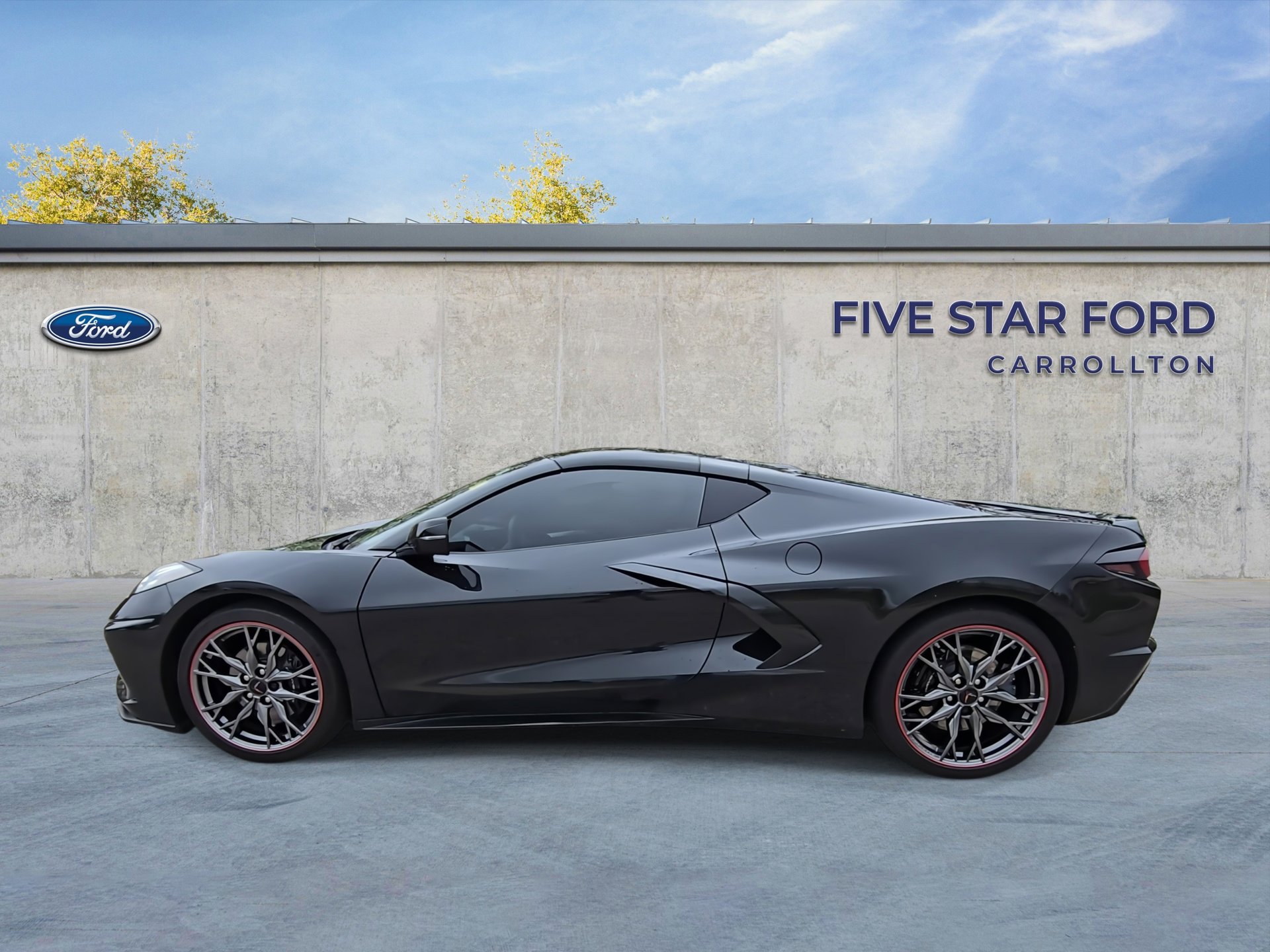 Used 2024 Chevrolet Corvette Stingray Preferred Cpe w/ Body-Color Dual Roof Package RWD image 5