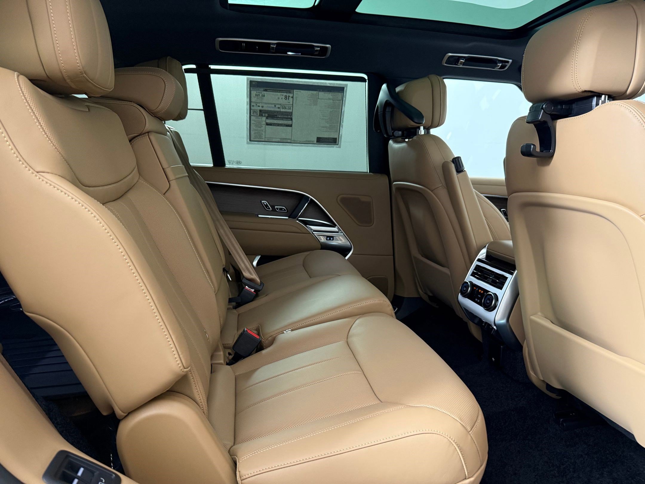New 2026 Land Rover Range Rover Long Wheelbase SE image 28