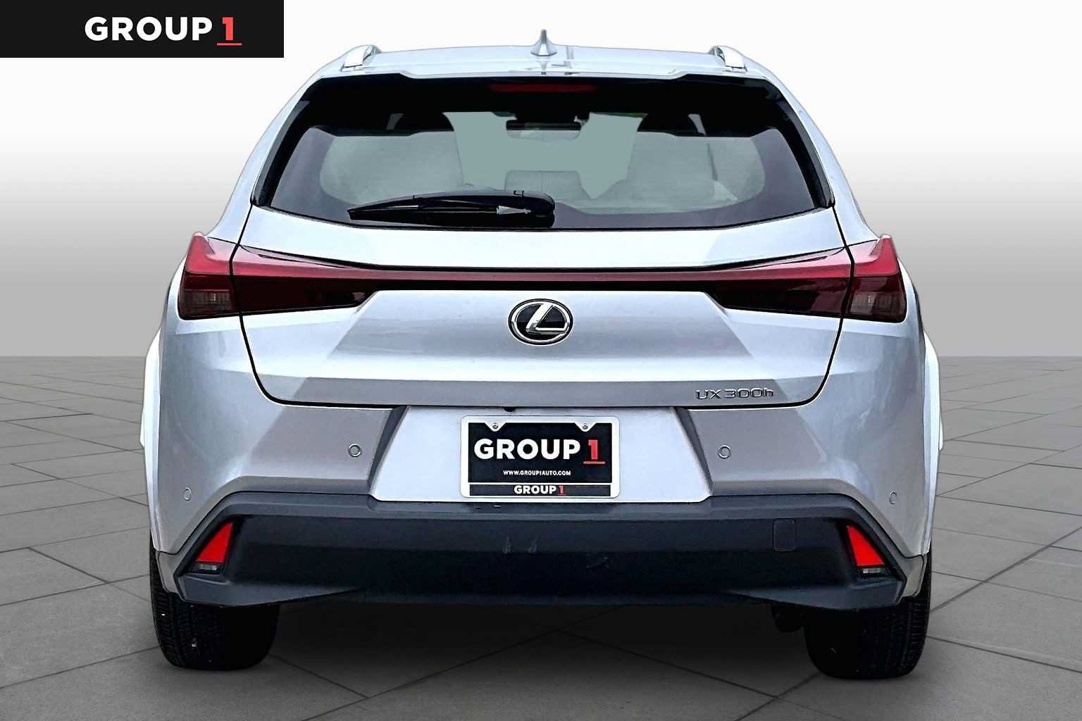 Certified 2025 Lexus UX 300h FWD w/ Accessory Package (Z1) image 5