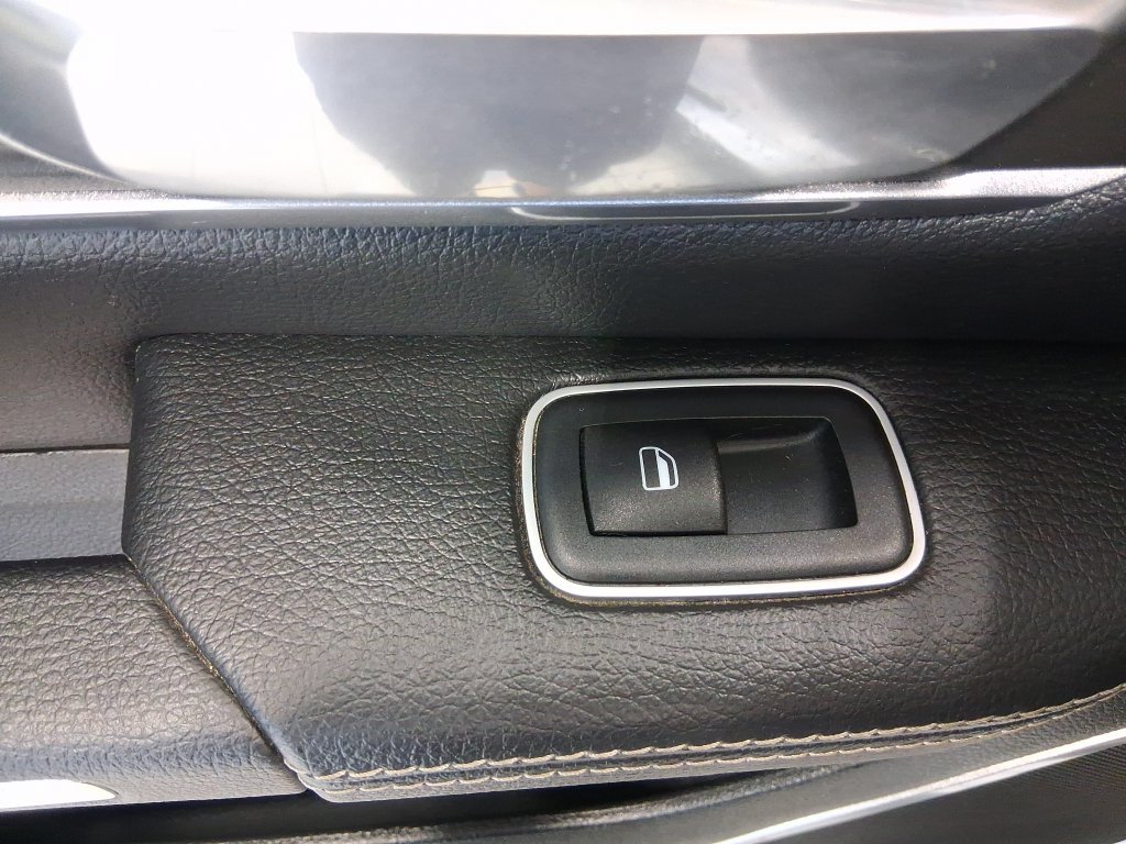 Used 2020 RAM 1500 Laramie AWD/4WD image 12
