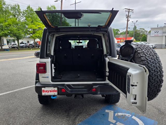 Used 2023 Jeep Wrangler Unlimited Rubicon 4xe w/ Cold Weather Group AWD/4WD image 31