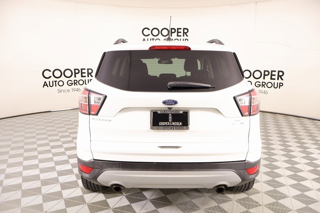 Used 2018 Ford Escape SE w/ Ford Safe & Smart Package image 21