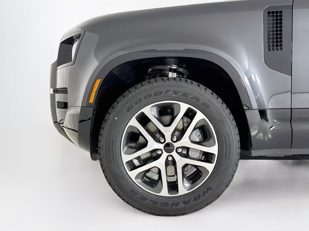 Used 2026 Land Rover Defender 110 X-Dynamic SE AWD/4WD image 27